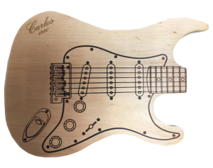incisione-laser-su-legno-sagomato-chitarra